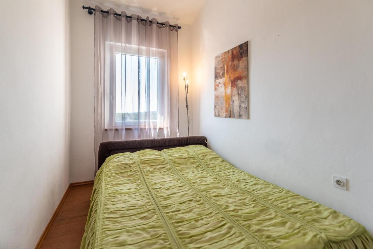 Apartments With A Swimming Pool Pula - 7356 Exterior foto